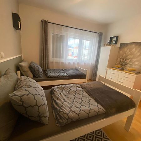 Apartman El Ogulin Exteriör bild