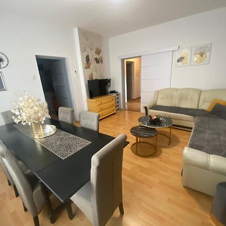 Apartman El Ogulin Exteriör bild